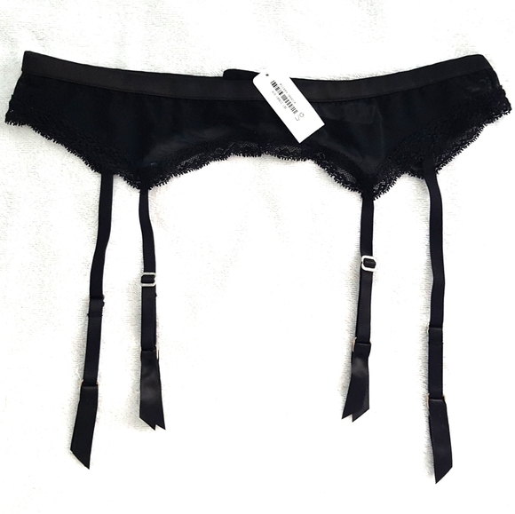 Victoria's Secret Accessories - Black Lace Garter w lace trim BNWT